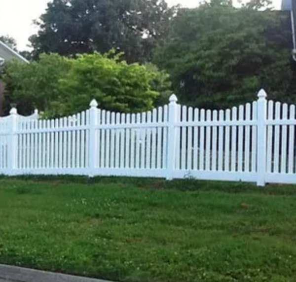 Pagar dengan hiasan pagar tembok berbentuk piala